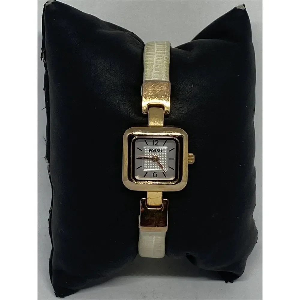 Fossil ES2780 Womens White Leather Analog Silver Dial Quartz Genuine Watch MP795